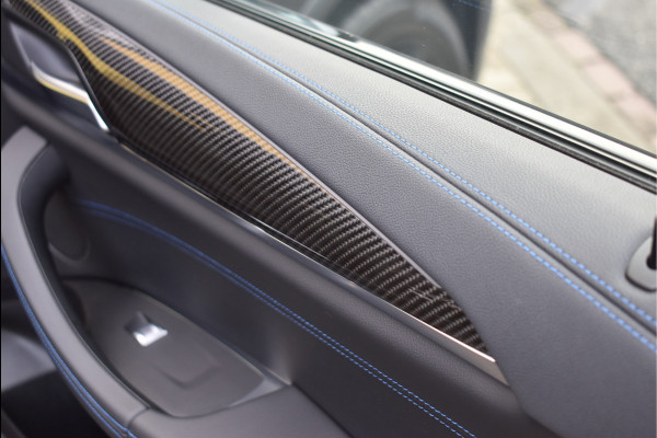 BMW X3 xDrive30e M-Pakket 292 Pk Frozen Black M-Stoelen Pano Navi 360 Memory Hud Carbon Camera Leder Laser 20 Inch