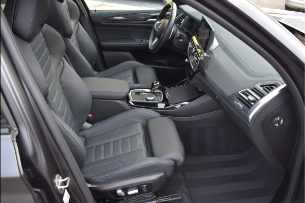 BMW X3 xDrive30e M-Pakket 292 Pk Frozen Black M-Stoelen Pano Navi 360 Memory Hud Carbon Camera Leder Laser 20 Inch