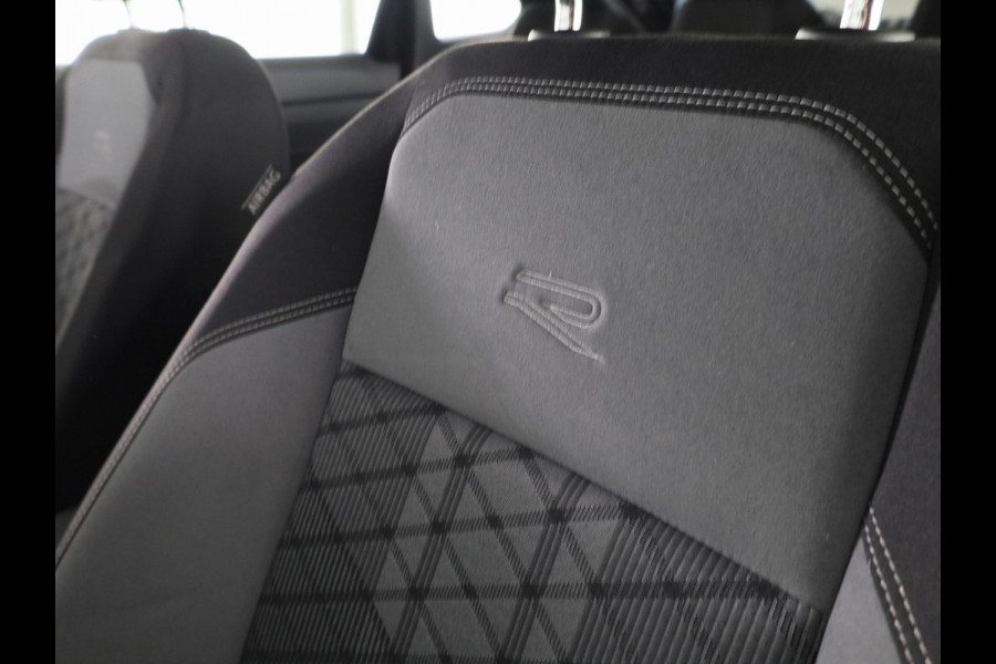 Volkswagen Taigo 1.0 TSI R-Line 110PK DSG  ( Automaat ) | Navigatie | Digitaal dashboard | Camera | Stoelverwarming