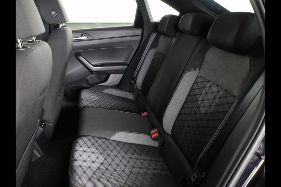 Volkswagen Taigo 1.0 TSI R-Line 110PK DSG  ( Automaat ) | Navigatie | Digitaal dashboard | Camera | Stoelverwarming