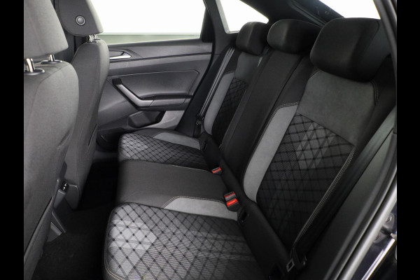 Volkswagen Taigo 1.0 TSI R-Line 110PK DSG  ( Automaat ) | Navigatie | Digitaal dashboard | Camera | Stoelverwarming