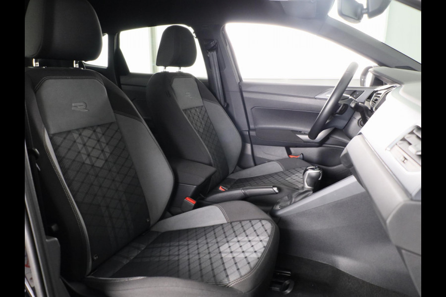 Volkswagen Taigo 1.0 TSI R-Line 110PK DSG  ( Automaat ) | Navigatie | Digitaal dashboard | Camera | Stoelverwarming