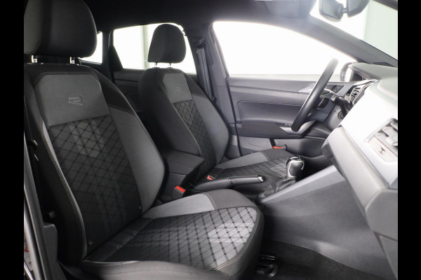 Volkswagen Taigo 1.0 TSI R-Line 110PK DSG  ( Automaat ) | Navigatie | Digitaal dashboard | Camera | Stoelverwarming