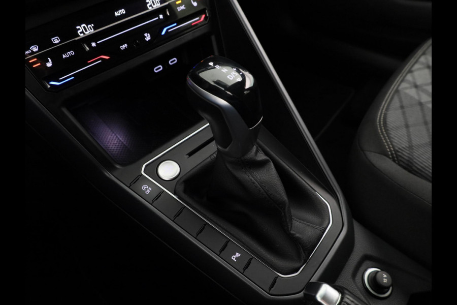 Volkswagen Taigo 1.0 TSI R-Line 110PK DSG  ( Automaat ) | Navigatie | Digitaal dashboard | Camera | Stoelverwarming