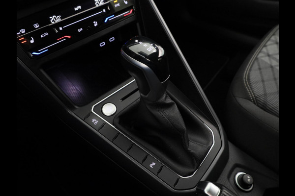 Volkswagen Taigo 1.0 TSI R-Line 110PK DSG  ( Automaat ) | Navigatie | Digitaal dashboard | Camera | Stoelverwarming