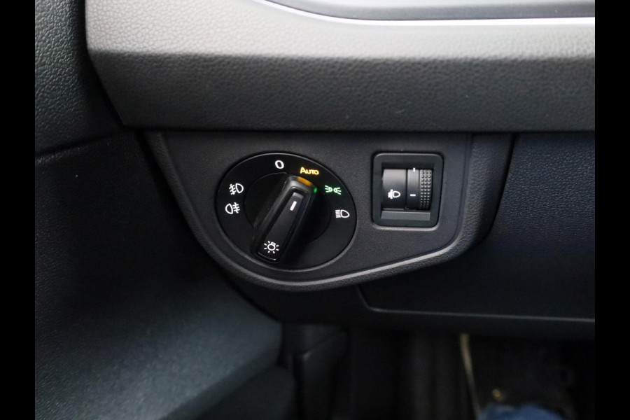 Volkswagen Taigo 1.0 TSI R-Line 110PK DSG  ( Automaat ) | Navigatie | Digitaal dashboard | Camera | Stoelverwarming