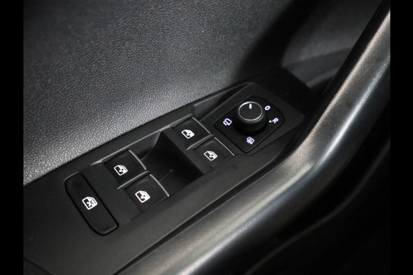 Volkswagen Taigo 1.0 TSI R-Line 110PK DSG  ( Automaat ) | Navigatie | Digitaal dashboard | Camera | Stoelverwarming