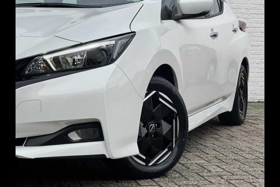 Nissan Leaf N-Connecta 39 kWh Adaptive cruise Climate control Stuur- en Stoelverwarming v/a Apple / Android