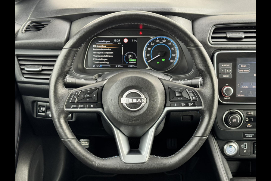 Nissan Leaf N-Connecta 39 kWh Adaptive cruise Climate control Stuur- en Stoelverwarming v/a Apple / Android