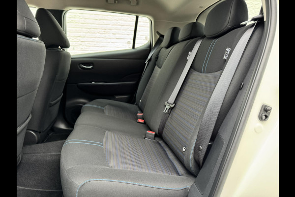 Nissan Leaf N-Connecta 39 kWh Adaptive cruise Climate control Stuur- en Stoelverwarming v/a Apple / Android