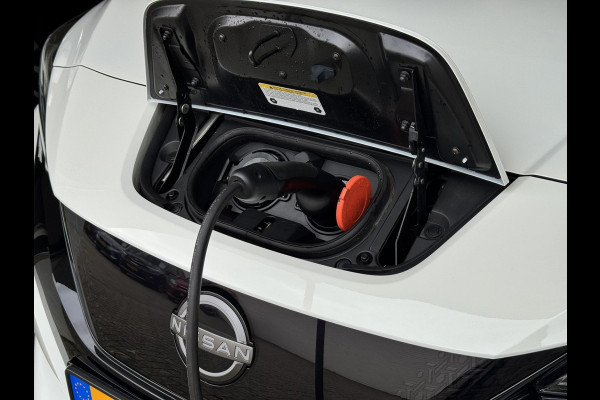 Nissan Leaf N-Connecta 39 kWh Adaptive cruise Climate control Stuur- en Stoelverwarming v/a Apple / Android