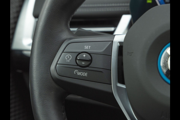 BMW X1 xDrive25e - xLine - Pano - Trekhaak - Camera - Stuurwiel verwarmd