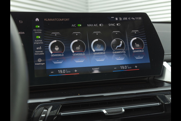 BMW X1 xDrive25e - xLine - Pano - Trekhaak - Camera - Stuurwiel verwarmd