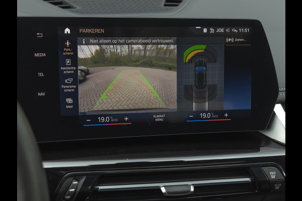 BMW X1 xDrive25e - xLine - Pano - Trekhaak - Camera - Stuurwiel verwarmd