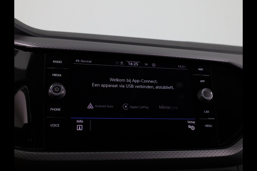 Volkswagen T-Cross 1.0 TSI R-Line 110Pk DSG | Navigatie | Parkeercamera | Digitaal dashboard |