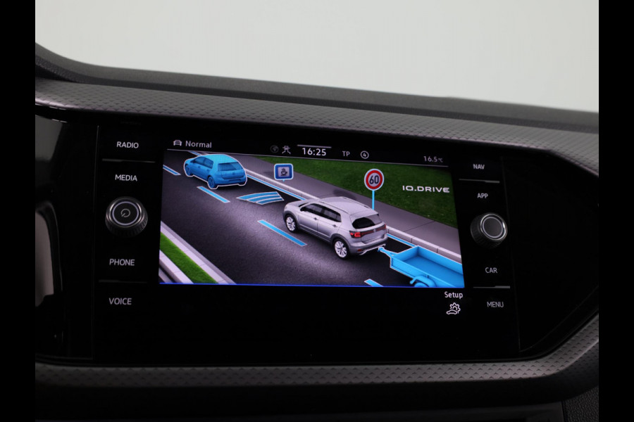 Volkswagen T-Cross 1.0 TSI R-Line 110Pk DSG | Navigatie | Parkeercamera | Digitaal dashboard |