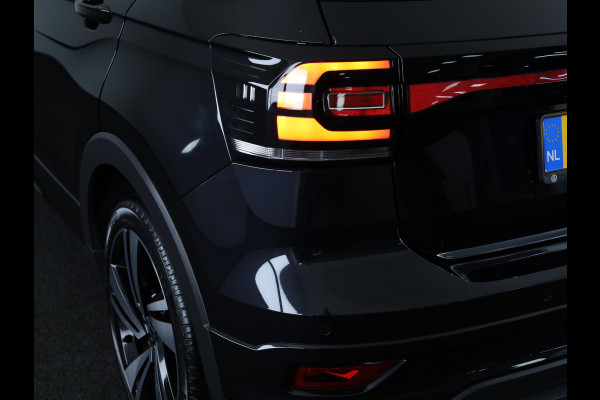 Volkswagen T-Cross 1.0 TSI R-Line 110Pk DSG | Navigatie | Parkeercamera | Digitaal dashboard |