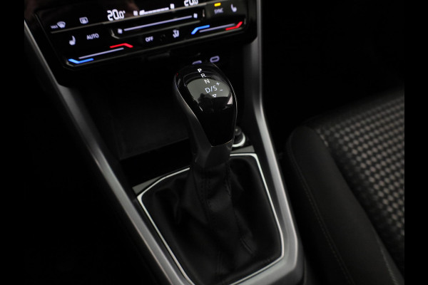 Volkswagen T-Cross 1.0 TSI R-Line 110Pk DSG | Navigatie | Parkeercamera | Digitaal dashboard |