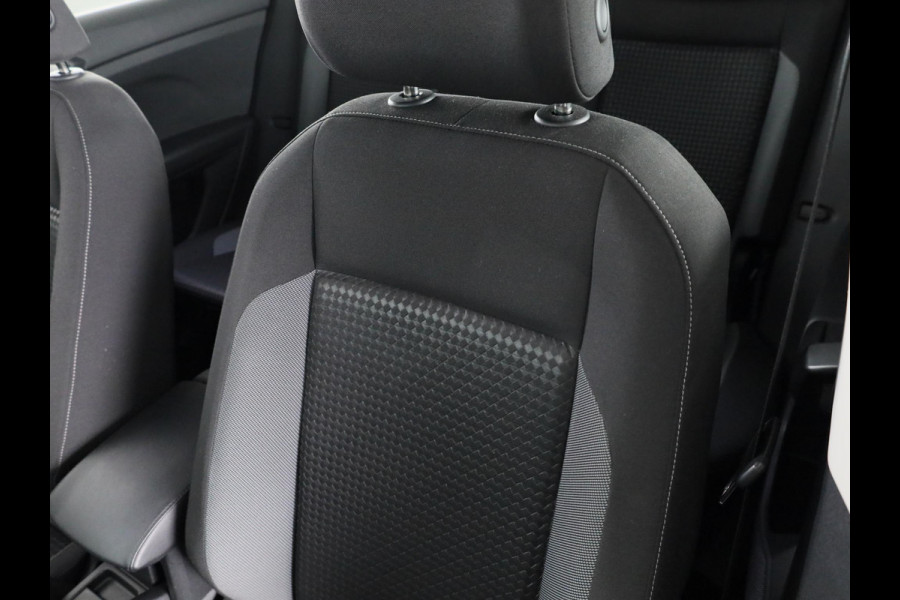 Volkswagen T-Cross 1.0 TSI R-Line 110Pk DSG | Navigatie | Parkeercamera | Digitaal dashboard |