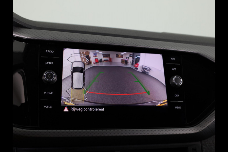 Volkswagen T-Cross 1.0 TSI R-Line 110Pk DSG | Navigatie | Parkeercamera | Digitaal dashboard |