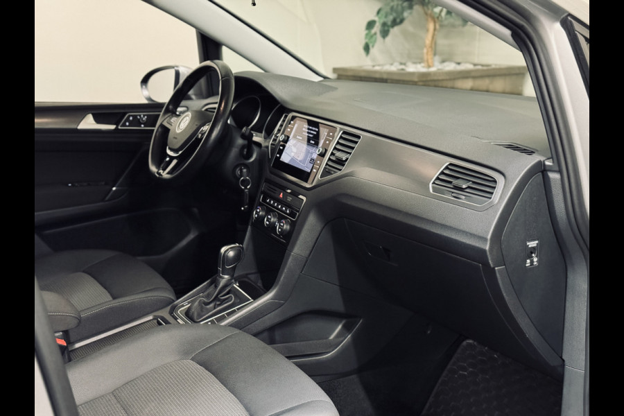 Volkswagen Golf Sportsvan 1.5 TSI ACT DSG | Trekhaak | Navi | Stoelverw.