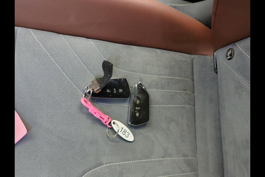 Volkswagen ID.4 First 77 kWh | Navi | Camera | Carplay |