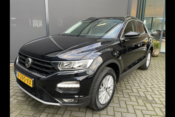 Volkswagen T-Roc 1.5 TSI Style Automaat - Climate control - Cruise control - Parkeersensoren voor en achter - Achteruitrijcamera - Stuurverwarming - Stoelverwarming - Dakrails - Bluetooth - Start/stop systeem - Stuur multi