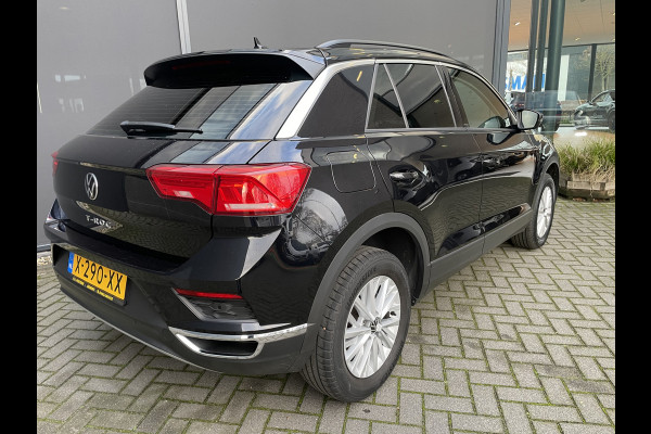 Volkswagen T-Roc 1.5 TSI Style Automaat - Climate control - Cruise control - Parkeersensoren voor en achter - Achteruitrijcamera - Stuurverwarming - Stoelverwarming - Dakrails - Bluetooth - Start/stop systeem - Stuur multi