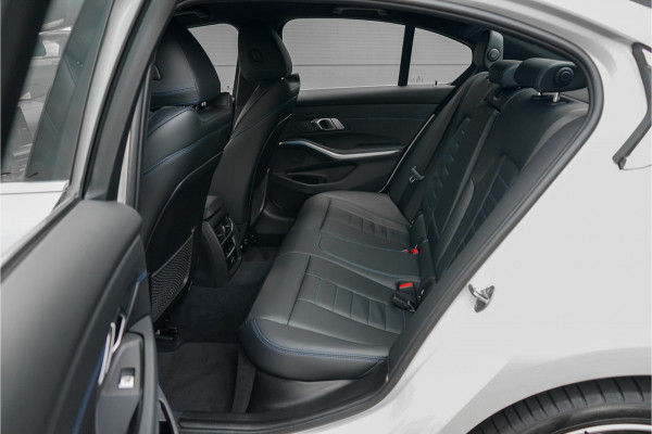 BMW 3-serie 330e High Executive M-Sport Trekhaak Stoelverwarming HiFi 19"