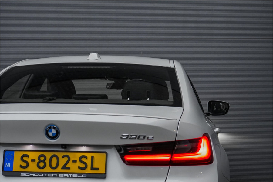 BMW 3-serie 330e High Executive M-Sport Trekhaak Stoelverwarming HiFi 19"
