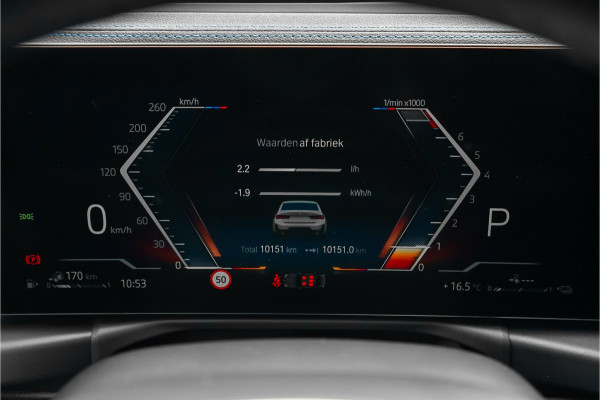 BMW 3-serie 330e High Executive M-Sport Trekhaak Stoelverwarming HiFi 19"