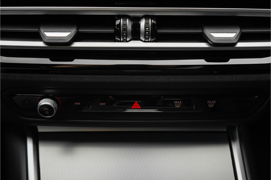 BMW 3-serie 330e High Executive M-Sport Trekhaak Stoelverwarming HiFi 19"