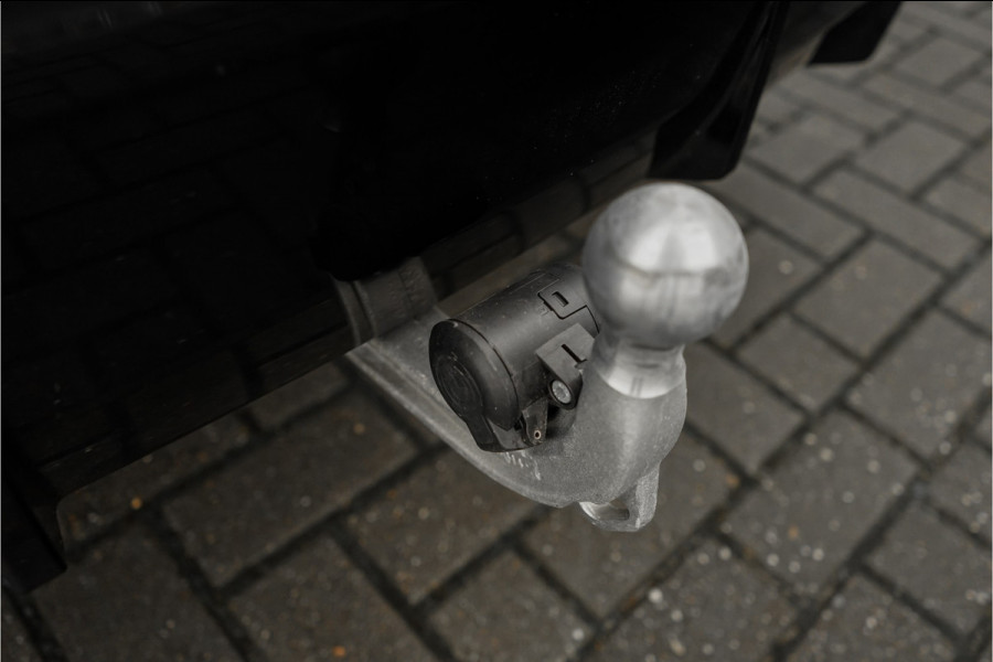 BMW 3-serie 330e High Executive M-Sport Trekhaak Stoelverwarming HiFi 19"