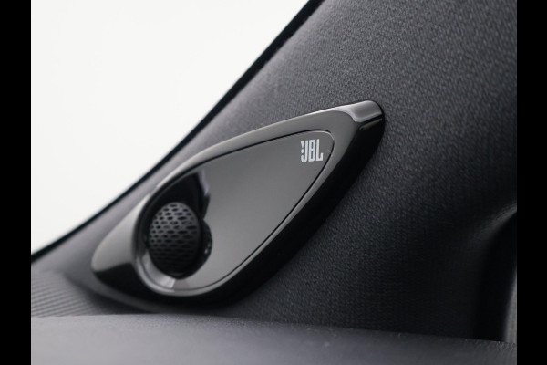 Toyota Corolla 2.0 HYBRID 184 PK GR-SPORT PLUS BI-TONE | 13.792 KM | JBL AUDIO | HEAD-UP DISPLAY | STOELVERWARMING | CAMERA