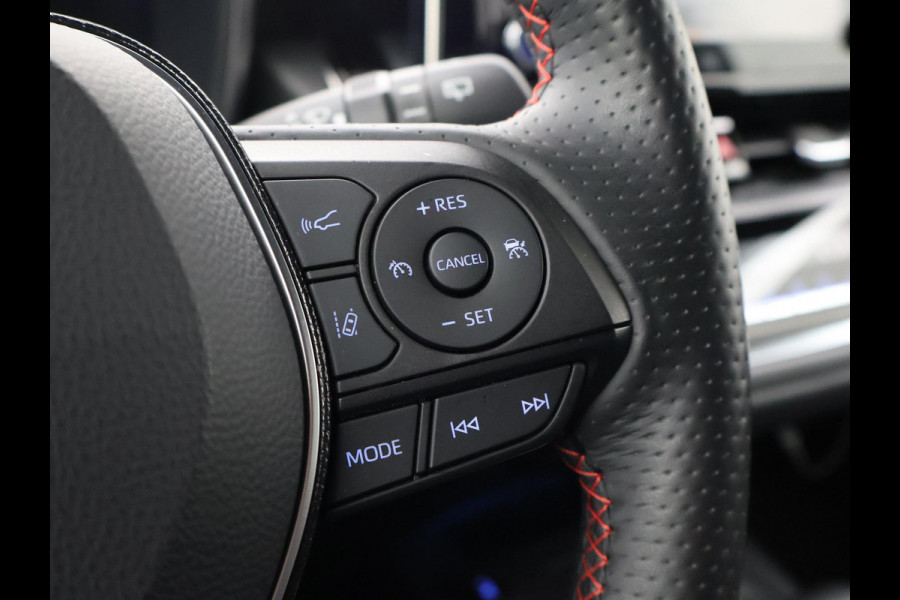 Toyota Corolla 2.0 HYBRID 184 PK GR-SPORT PLUS BI-TONE | 13.792 KM | JBL AUDIO | HEAD-UP DISPLAY | STOELVERWARMING | CAMERA