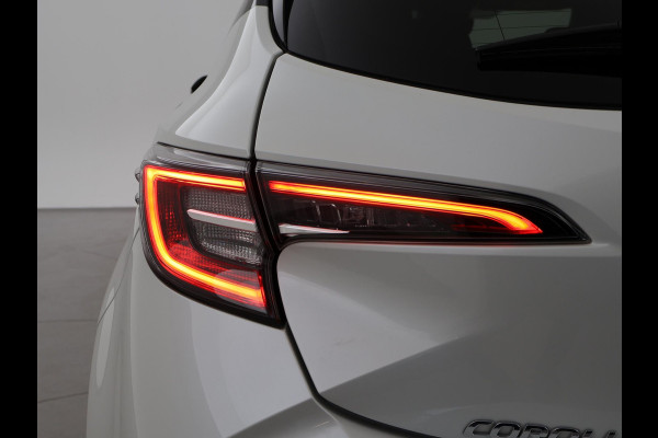 Toyota Corolla 2.0 HYBRID 184 PK GR-SPORT PLUS BI-TONE | 13.792 KM | JBL AUDIO | HEAD-UP DISPLAY | STOELVERWARMING | CAMERA
