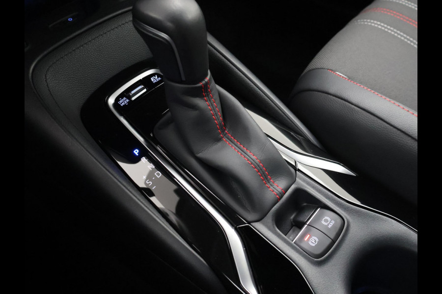 Toyota Corolla 2.0 HYBRID 184 PK GR-SPORT PLUS BI-TONE | 13.792 KM | JBL AUDIO | HEAD-UP DISPLAY | STOELVERWARMING | CAMERA