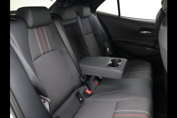 Toyota Corolla 2.0 HYBRID 184 PK GR-SPORT PLUS BI-TONE | 13.792 KM | JBL AUDIO | HEAD-UP DISPLAY | STOELVERWARMING | CAMERA