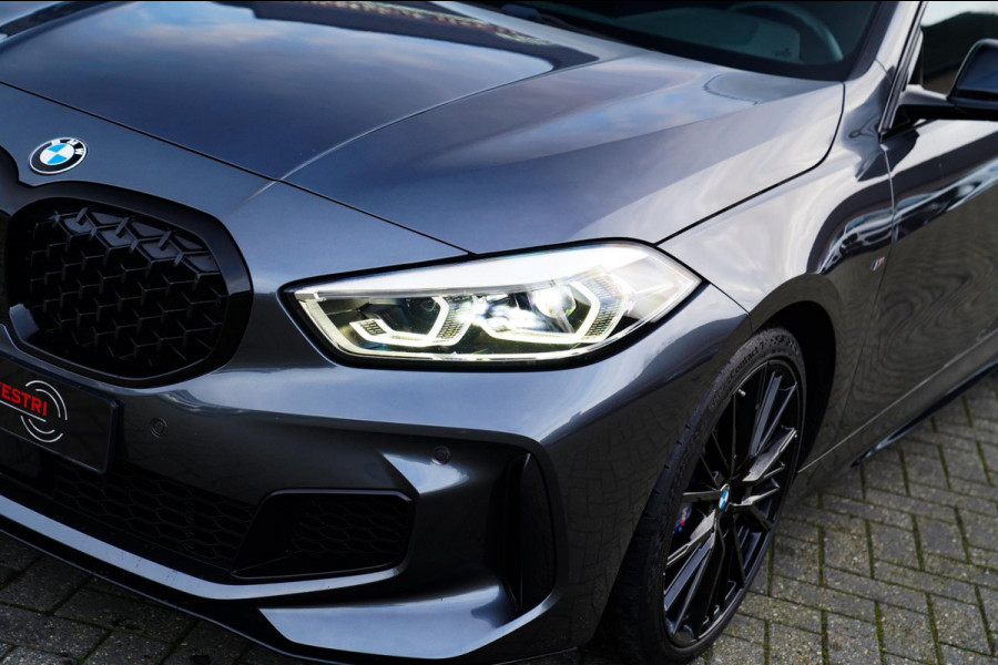 BMW 1-serie M135i xDrive High Executive | Facelift | Multimedia | LED | Stuurwiel verwarmd | Stoelverwarming | NAP | Navigatie |