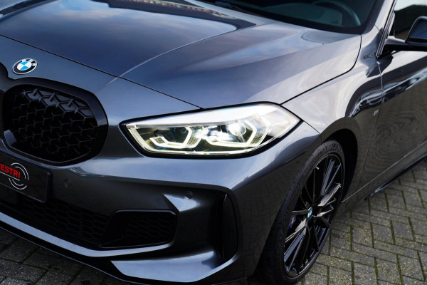 BMW 1-serie M135i xDrive High Executive | Facelift | Multimedia | LED | Stuurwiel verwarmd | Stoelverwarming | NAP | Navigatie |
