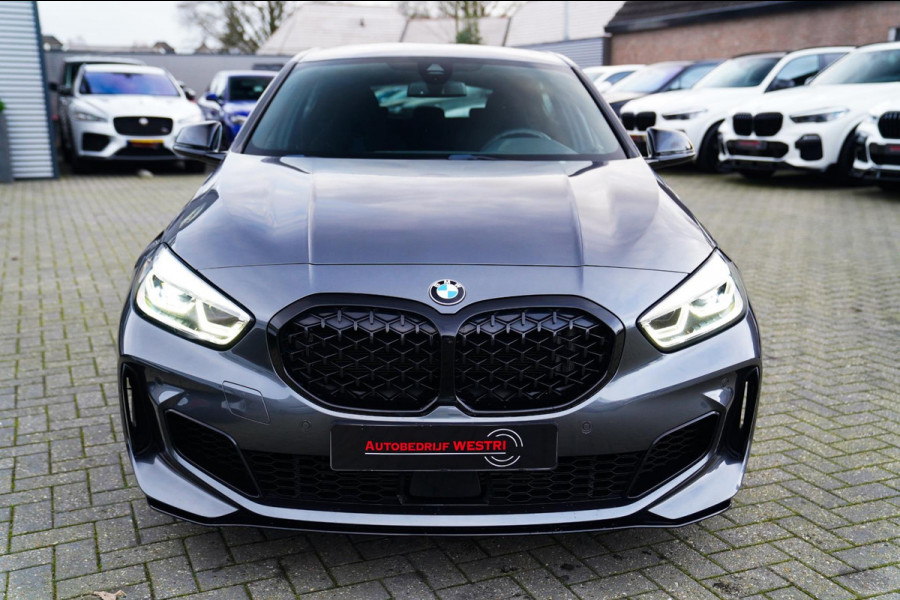 BMW 1-serie M135i xDrive High Executive | Facelift | Multimedia | LED | Stuurwiel verwarmd | Stoelverwarming | NAP | Navigatie |
