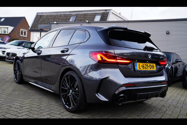 BMW 1-serie M135i xDrive High Executive | Facelift | Multimedia | LED | Stuurwiel verwarmd | Stoelverwarming | NAP | Navigatie |