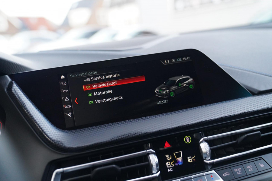 BMW 1-serie M135i xDrive High Executive | Facelift | Multimedia | LED | Stuurwiel verwarmd | Stoelverwarming | NAP | Navigatie |