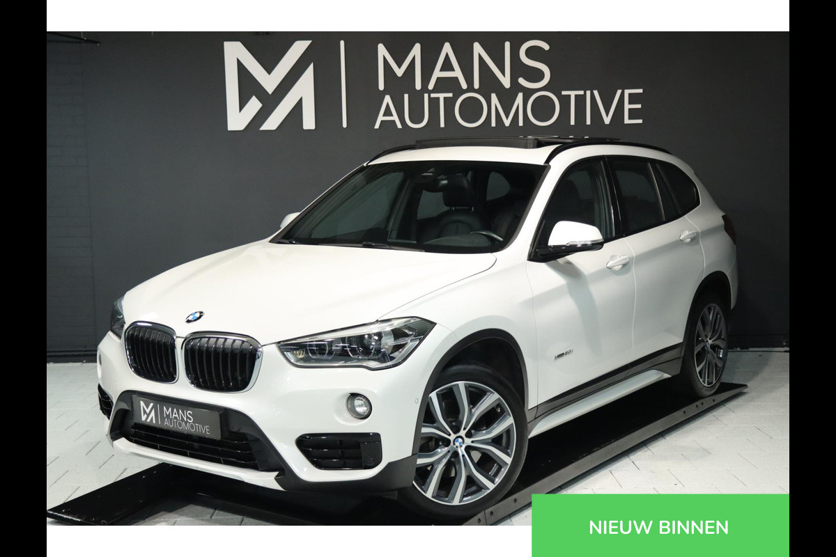 BMW X1 XDrive20i High Executive / PANO / KEYLESS / CAMERA / STUUR+STOELVERW