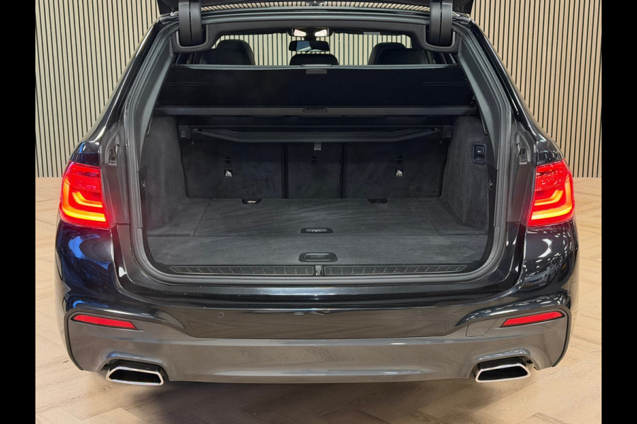 BMW 5 Serie Touring 540i M xDrive High Executive AUT. PANORAMADAK HEAD-UP NAVIGATIE CAMERA STOELVERWARMING LEDER SFEERVERLICHTING