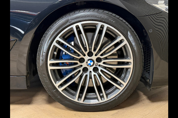 BMW 5 Serie Touring 540i M xDrive High Executive AUT. PANORAMADAK HEAD-UP NAVIGATIE CAMERA STOELVERWARMING LEDER SFEERVERLICHTING