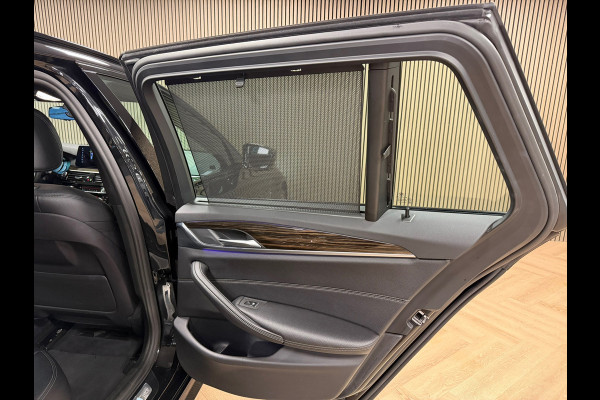 BMW 5 Serie Touring 540i M xDrive High Executive AUT. PANORAMADAK HEAD-UP NAVIGATIE CAMERA STOELVERWARMING LEDER SFEERVERLICHTING