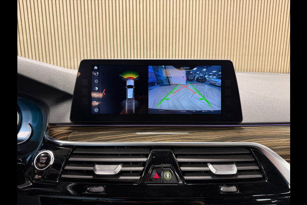 BMW 5 Serie Touring 540i M xDrive High Executive AUT. PANORAMADAK HEAD-UP NAVIGATIE CAMERA STOELVERWARMING LEDER SFEERVERLICHTING