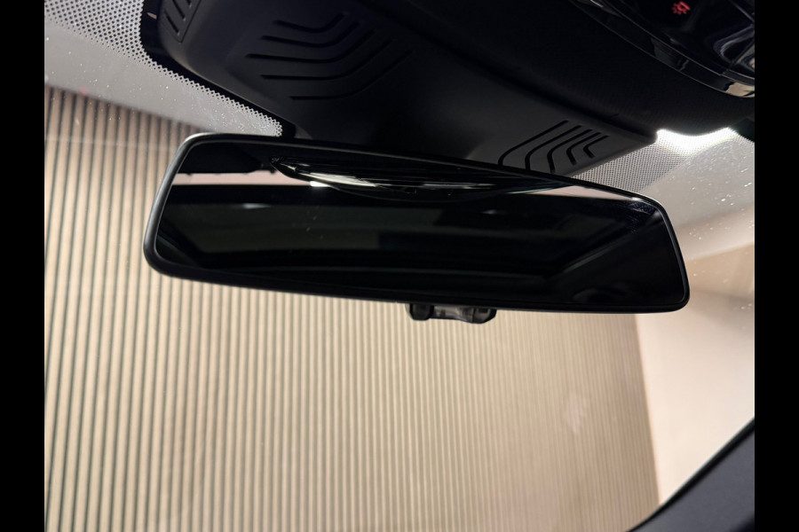 BMW 5 Serie Touring 540i M xDrive High Executive AUT. PANORAMADAK HEAD-UP NAVIGATIE CAMERA STOELVERWARMING LEDER SFEERVERLICHTING