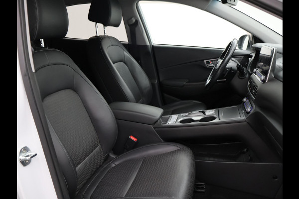 Hyundai Kona EV PREMIUM 64 KWH + LEDER | HEAD-UP | STUUR/STOELVERWARMING | CAMERA | ADAPTIVE CRUISE CONTROL